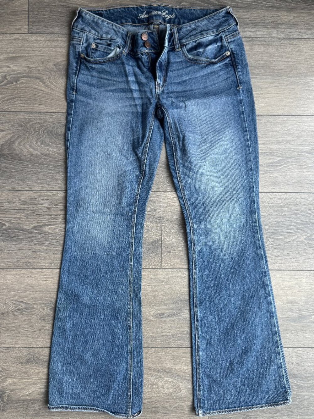 American Eagle Low Rise Jeans Size 6